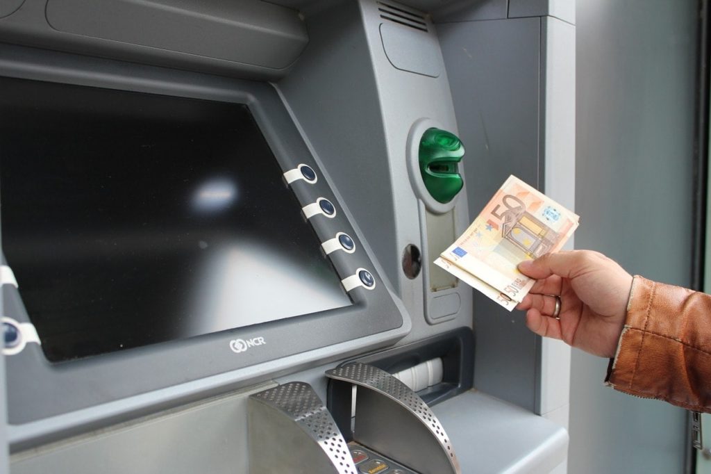 atm 1524871 1280
